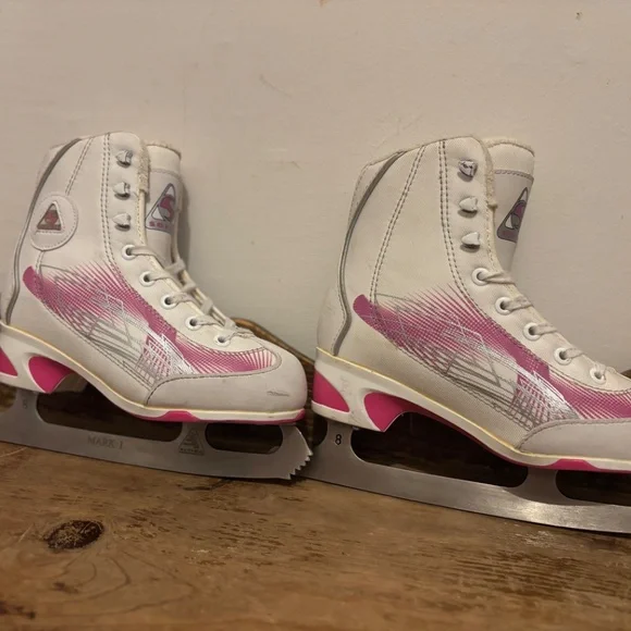 Jackson Softec Figure Skates Size 1 - Picture 2 of 5